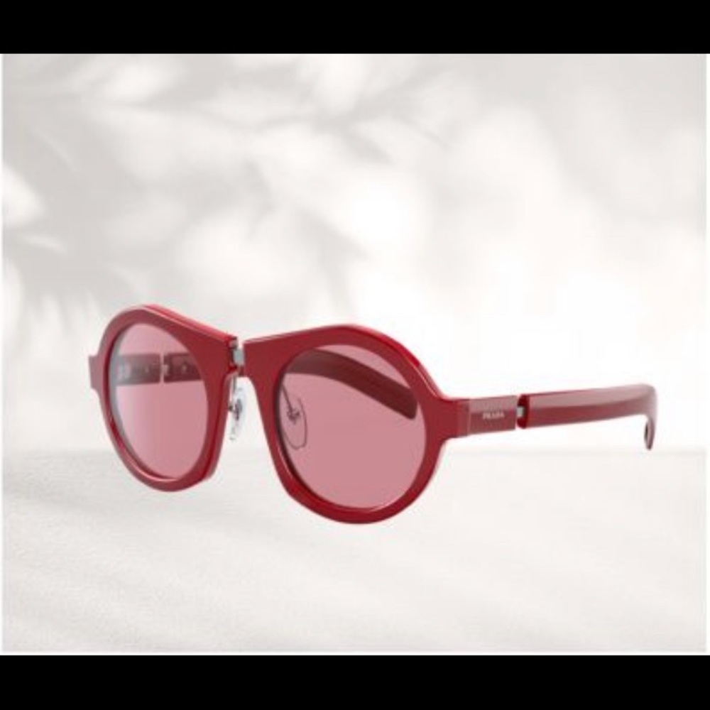 Prada sunglasses! Yes authentic! Trendy